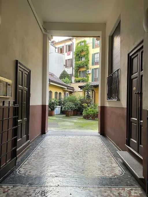 Apartment Appartamento Chic Milan